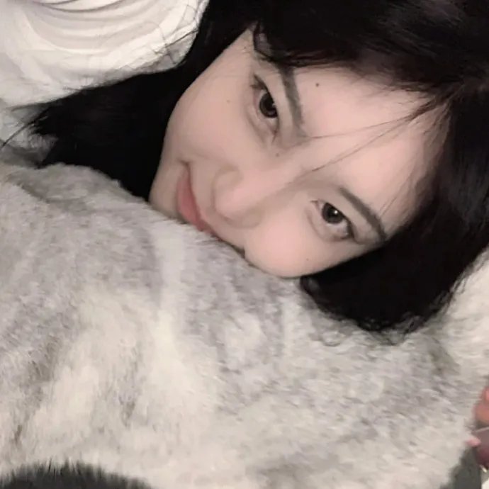不可爱的她